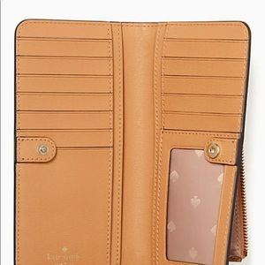 NWT Darcy Large Slim Bifold Wallet in Classic Saddle